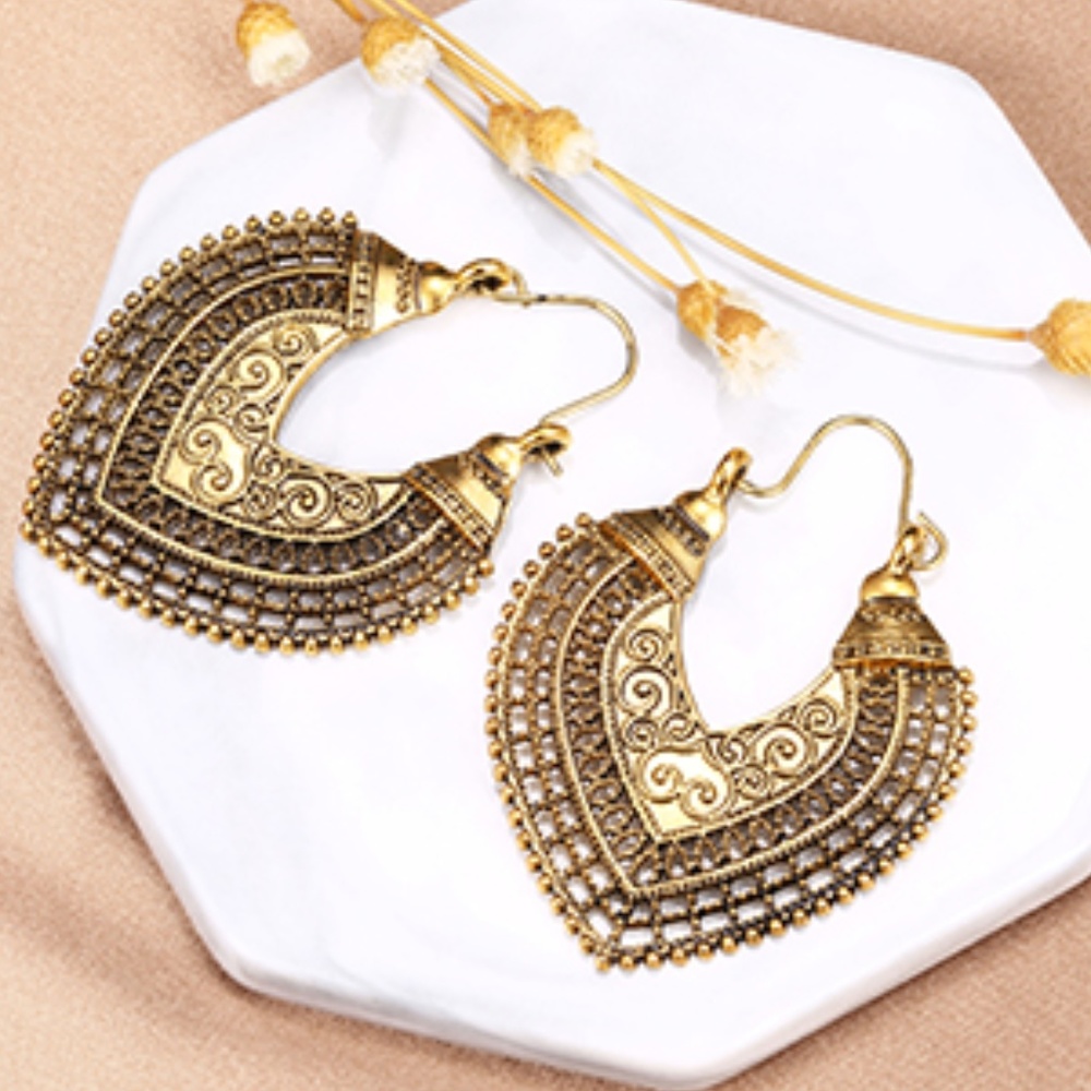 :: ⚜️Exotic Bohemian GOLD Dangle Earrings - Picture 4 of 7